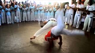 preview picture of video 'Capoeira Malês Santa Rita de Minas'