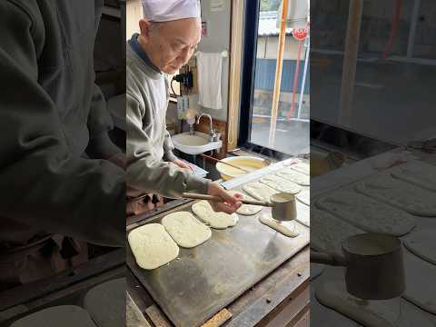 136年の歴史を感じるあんまき発祥の地の絶品あんまき！愛知県知立にある小松屋本家のあんまきは職人が丁寧に１つ１つ焼き上げています。外パリッ中ふわっでおいしかったです #japanesefood