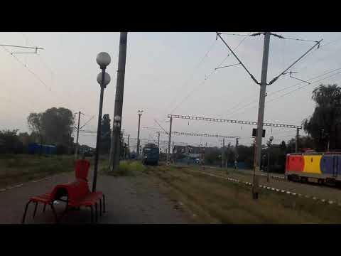 DA-ul 667 0 execută manevra in gara Pașcani