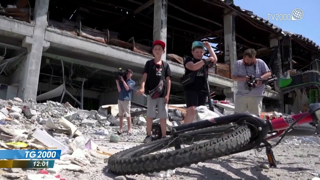 Ucraina, missili su Odessa colpito condominio. Von Der Leyen: “Europa al fianco di Kiev”