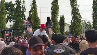 Download lagu Duo Anggrek - Cikini Gondangdia Live KARNAVAL SCTV Kendal  mp3