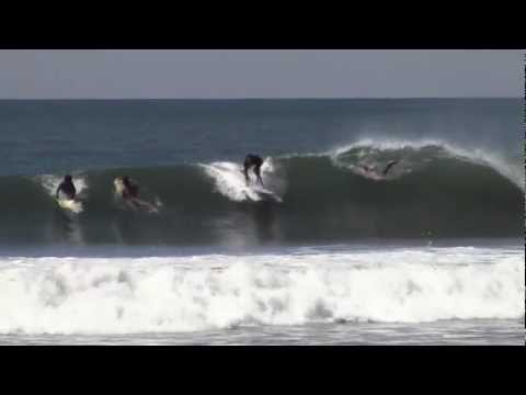 Former Ballet Dancer Learns to Read Waves in Nicaragua