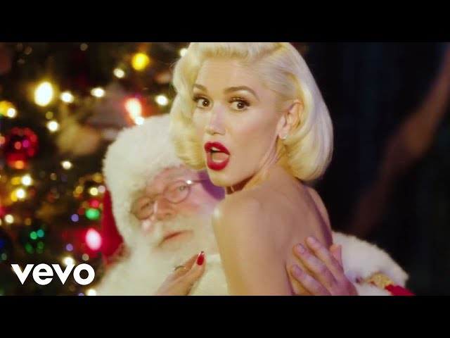 Gwen Stefani – You Make It Feel Like Christmas ft.  Blake Shelton