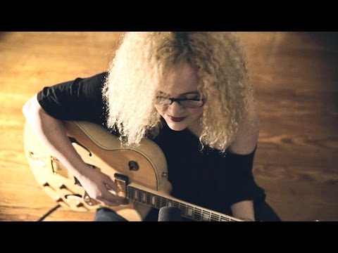 Samantha Farrell - Dancing in the Moonlight (Thin Lizzy)