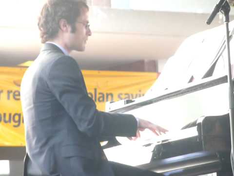 Adam Shulman performs at Fillmore Jazz festival 2009