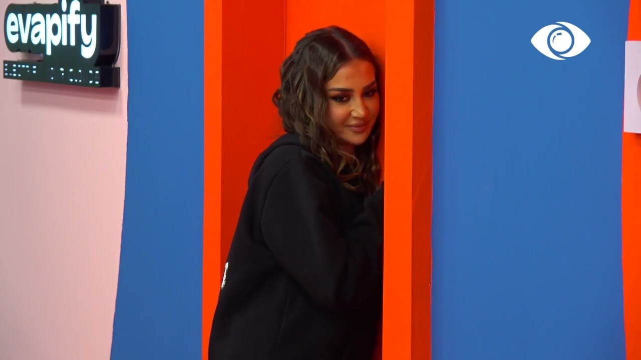 Vetëm jam tani/ Kiara bisedon me Luizin përmes derës