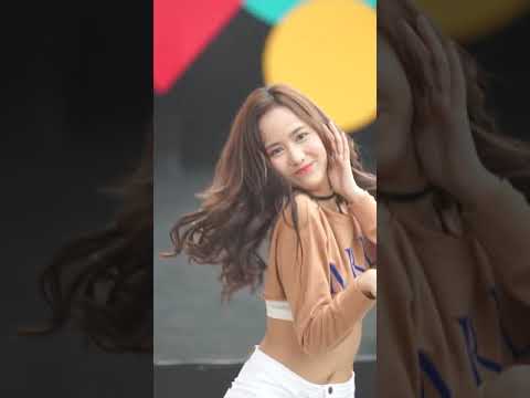 180331 Merryland cover Momoland (Chompoo as Yeonwoo) - Ring Ring @ Central Chaengwattana Cover Dance