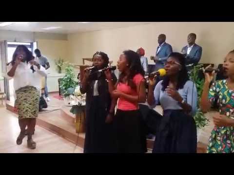 Jesus é maior - Grupo de Louvor ADP Maculusso Lisboa 2016