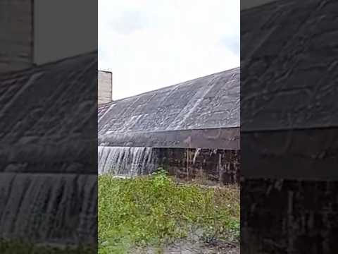 Sangrou hoje o 9º açude do CE, o Mamoeiro, em Antonina do Norte! As águas seguem ao Açude Orós! 💧