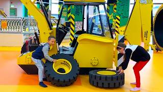 Download lagu Sofia and Max play at the Children's Center! Funny adventures on kids Tractor mp3
