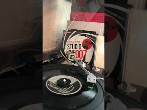 Chic - Good Times (1979)