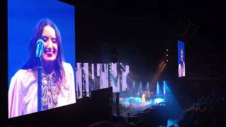 Luz Casal. No me importa nada. Madrid  17 enero 2026 ( simpático final de canción)