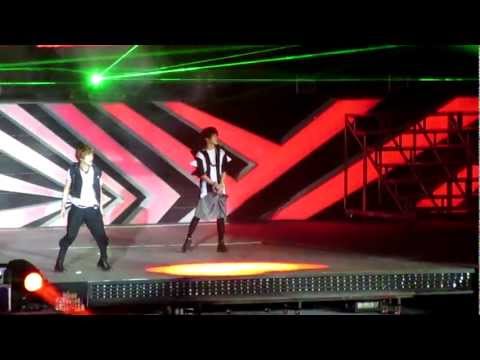 [FANCAM] GQ 120922 SHINee - Ring Ding Dong (Remix Ver.) (Onew and Taemin Focus) , SMTOWN INA
