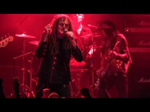 Moottoritie On Kuuma / Pelle Miljoona OY