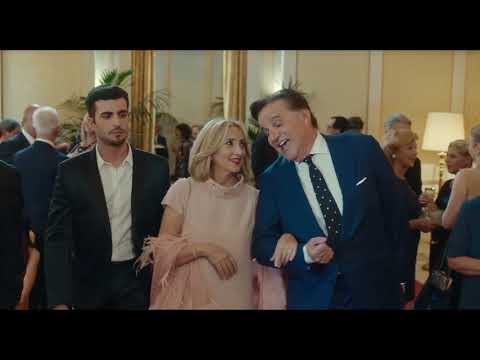 AMICI COME PRIMA - Clip - "Hai fatto gli auguri al Presidente?"