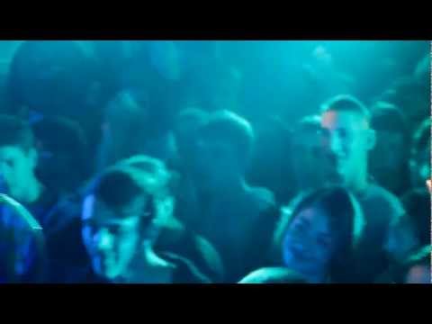 SenkiHáza - Van Kiút (élőzenekaros verzió, Klub Mladost)