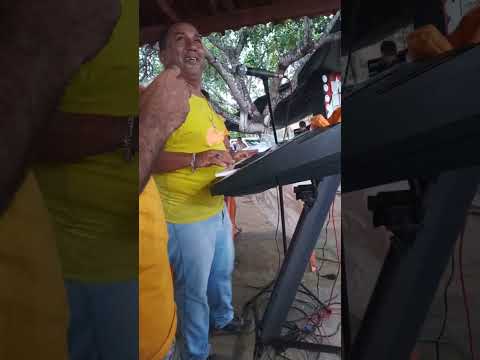Zé Carlos cantor em nossa senhora dos Remédios Piauí