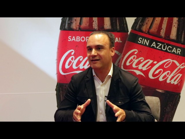 Vídeo relacionado con Coca-Cola Light Refresco de Cola Sin Azúcar Pack 24 x 330 ml