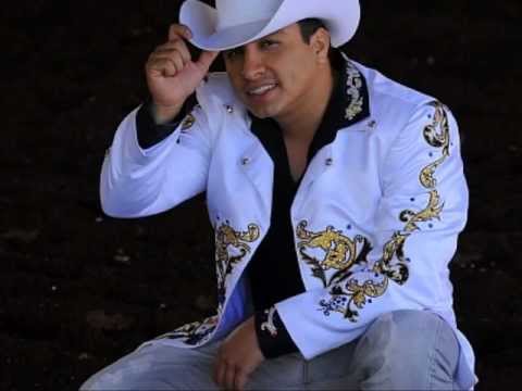 Video thumbnail for Besos y Caricias