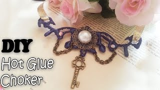 preview picture of video 'Easy Hot Glue Choker ~ Diy Victorian Gothic Pendant'