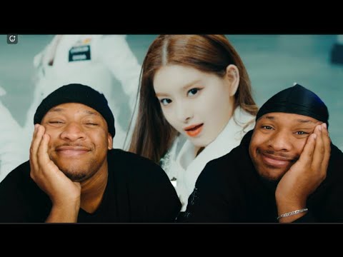 EVERGLOW (에버글로우) - Adios MV | TWINS REACTION