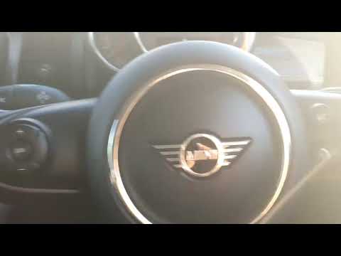 Mini Cooper 5-Door Cooper Classic - Image 2