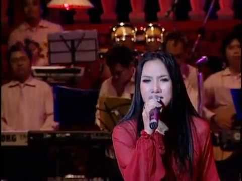 Thể hiện bởi Mỹ Tâm