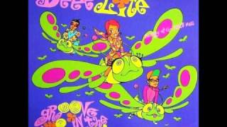 Groove Is In The Heart - Deee-lite 1990