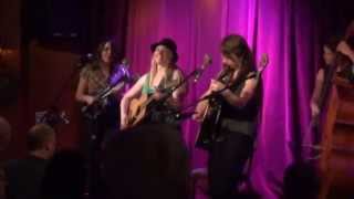 'Good Blood',Della Mae