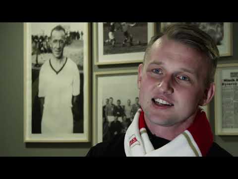 IV-ligowy piłkarz, IV-ligowy spiker, ekstraklasowy kibic