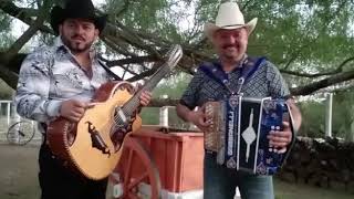 Cómo Le Haré? Fara Fara Los Viejones de Linares