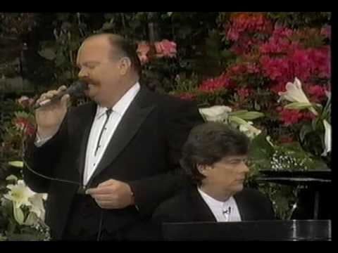 Warren Wiebe and David Foster performing Amazing Grace at Crystal Cathedral