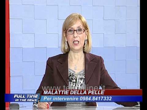 La lista di medicine a dermatite atopic Il bambino su un dito ha leczema di fotografia di mani