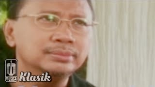 Ebiet G Ade - Tatkala Letih Menunggu (Karaoke Video)