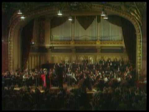 MARIANA NICOLESCO soprano - Puccini MADAMA BUTTERFLY Un bel dì vedremo (Cio Cio San)