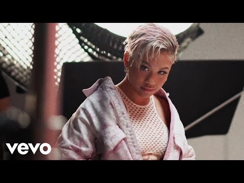 MK xyz - No Boys Allowed (Cover Shoot BTS)