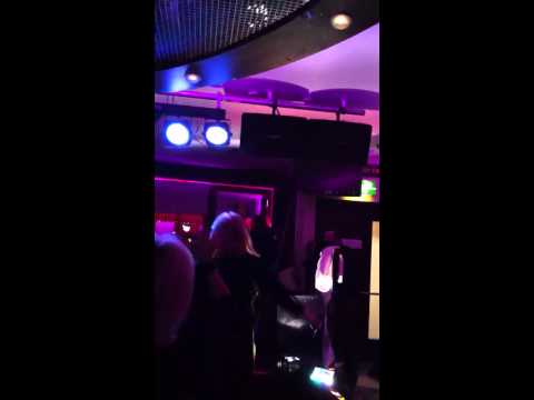 DJ Pat The Hat dropping "DJ Wicked Willy - Maniac" @ Boomer