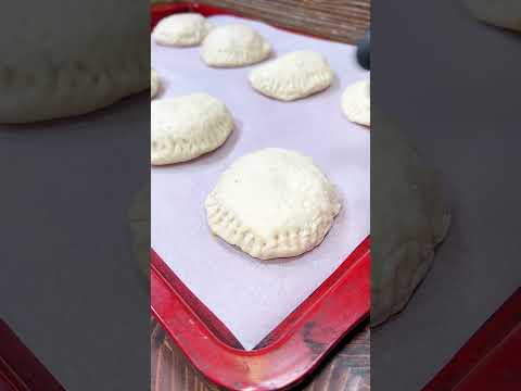 Pulled Pork Bombs #easyrecipe #leftovers #pulledpork #bbq #recipe #fingerfood #partyfood #appetizer