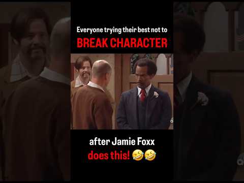 Woody had to turn away from the camera 😭 #jamiefoxx #woodyharrelson #moviebloopers #funnybloopers
