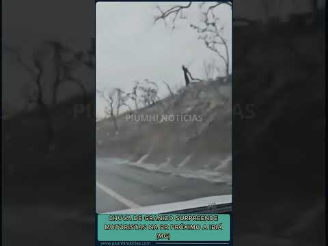 Chuva de granizo surpreende motoristas em rodovia