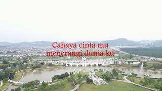 Download lagu Cahaya Cinta - Flybaits (Lirik hjz) mp3