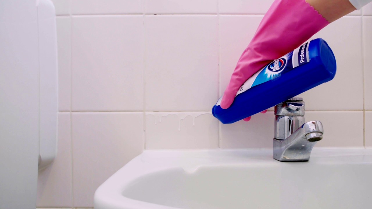 Hur kan du snabbt och enkelt ta bort smuts och fläckar från kakelfogar