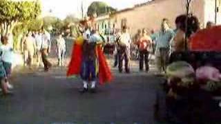 preview picture of video 'Pregonero de las Fiestas Patronales de Sonsonate,El Salvador'