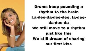 Britney Spears - The beat goes on (lyrics)