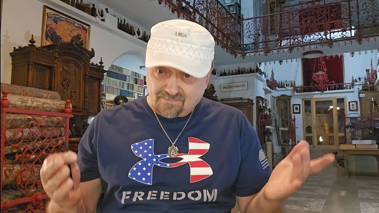 Оказалось они оба евреи. Миндич и Чебурашка, вскрылась страшная правда. Тепе?