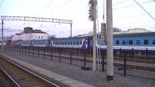 preview picture of video 'ДС3-012 + ЧС4 (КВР) с поездом 172 Киев - Сумы'