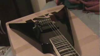Video thumbnail for ESP LTD ALEXI 200 SIGNATURE BLACK (unboxing) by Anderson Vaz