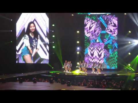 KCON LA 2016 Day 2 - TWICE, Eric Nam Fancam
