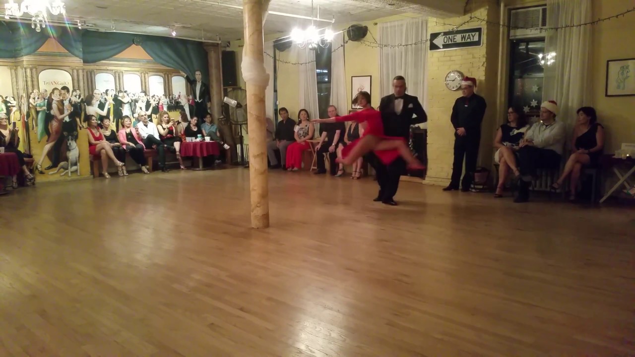 Argentine tango: Junior Cervila & Guadalupe Garcia - stage tango @ Triangulo