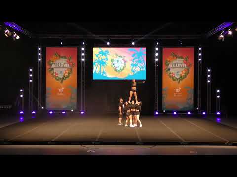 Luminous Black - Senior Groupstunt Level 6